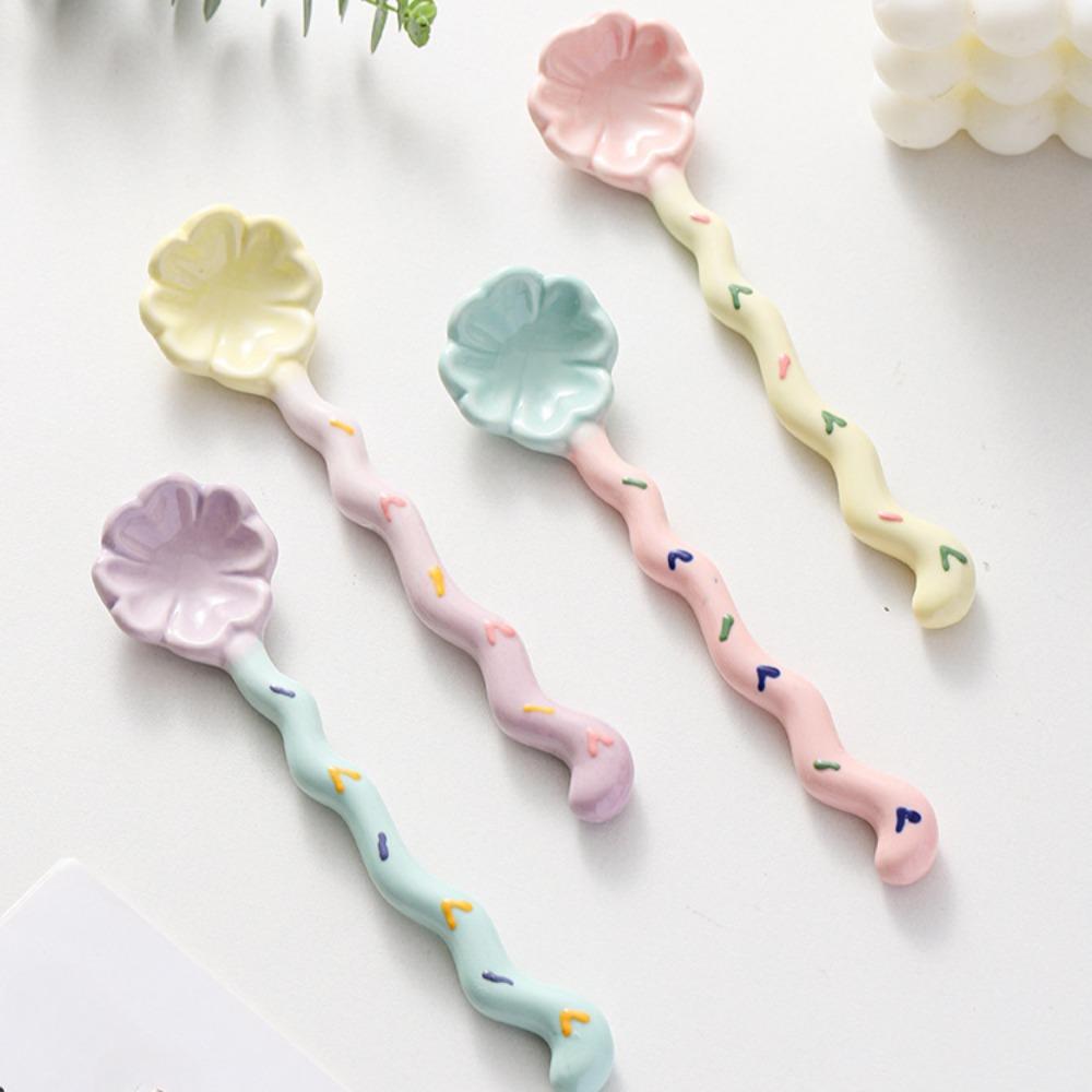 1PC Ceramic Long Handle Spoon Kawaii Korean Ice Cream Hand Painted Dessert Spoon with Long Handle Kitchen Tableware Accessories
