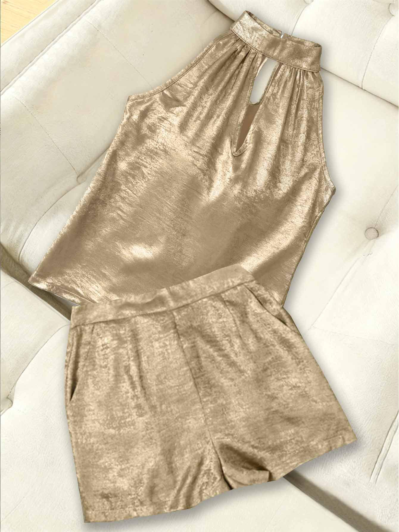 Элегантный женский комплект: безрукавка с круглым вырезом и шорты Small золотой