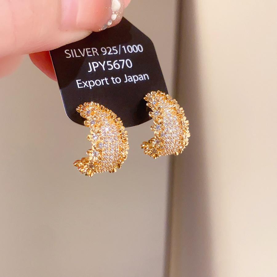 Silver Needle Diamond Tassel Drop Earrings: Elegant, Fashionable, Statement Design