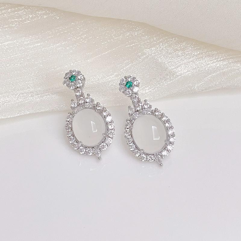 [Qiong Yayun] Gourd Earrings Zircon Agate Ice Transparent Imitation Chalcedony Flower Oval Earrings Women