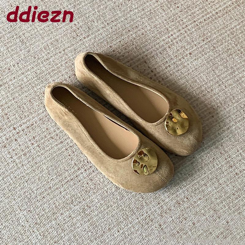 Fashion Soft Fashion Metal Ladies Flats Slip On Shoes Casual Female Shallow Footwear Round Toe Women Flats With Shoes new