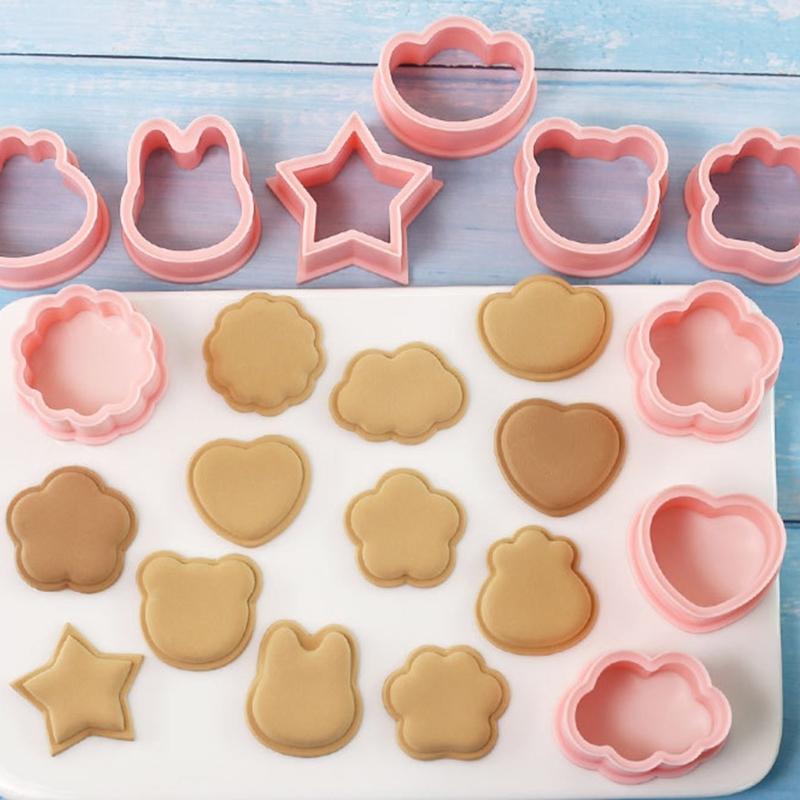 10Pcs Plastic Biscuit Cutter Fondants Molds Press Cookie Stamp Cartoon Pattern Cookie Cutter for Sugar Cake Snacks