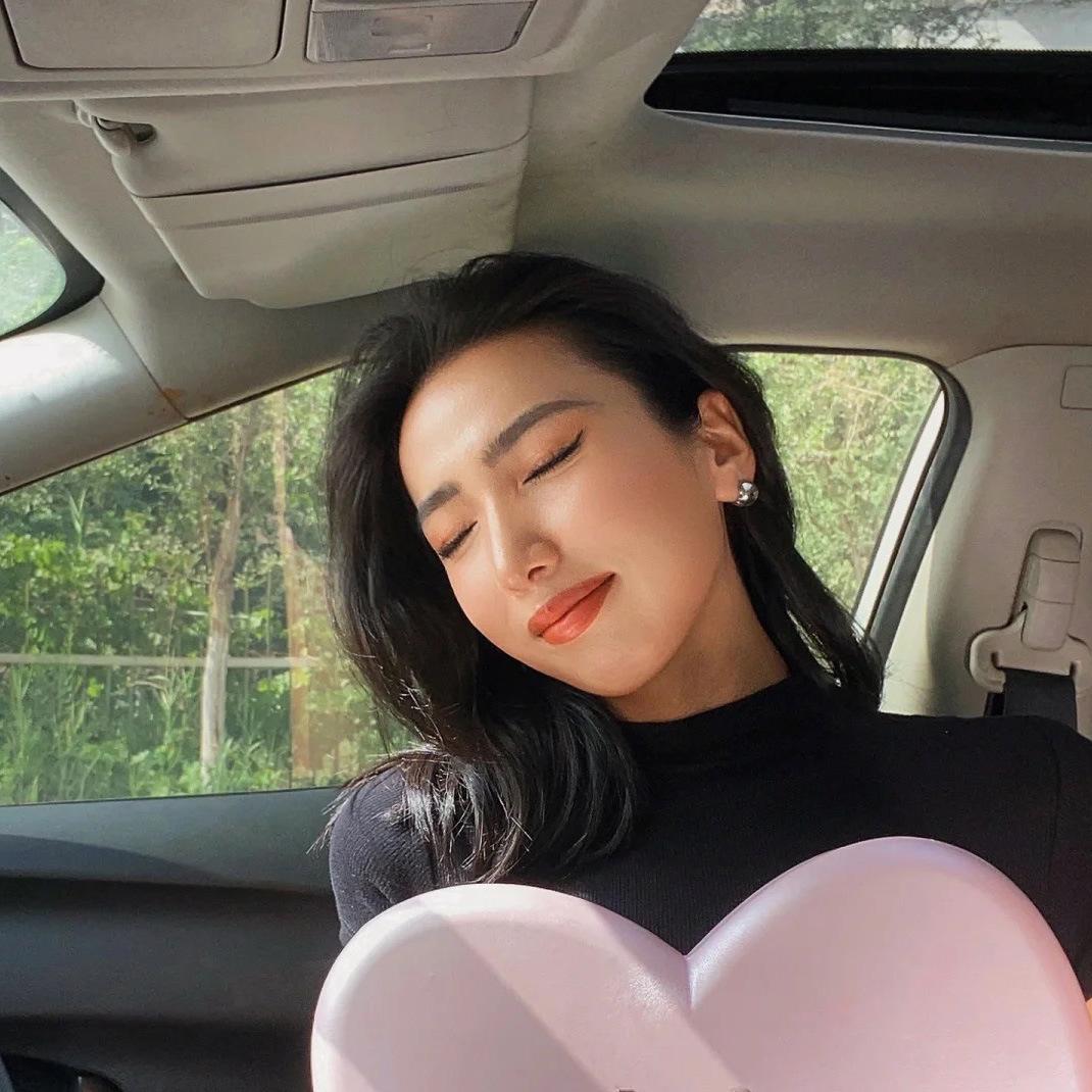 

Valentine s Day Heart Color-Enhancing Lipstick Gift Box