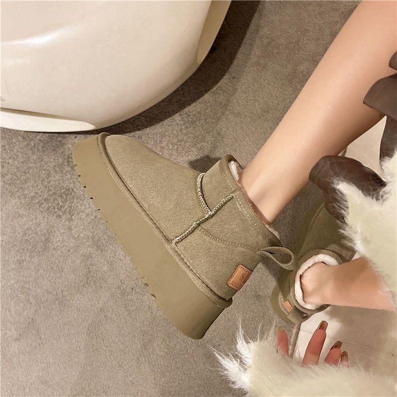White thick-soled snow boots women's new winter piled thickened short tube fluffy short cotton boots bread shoes