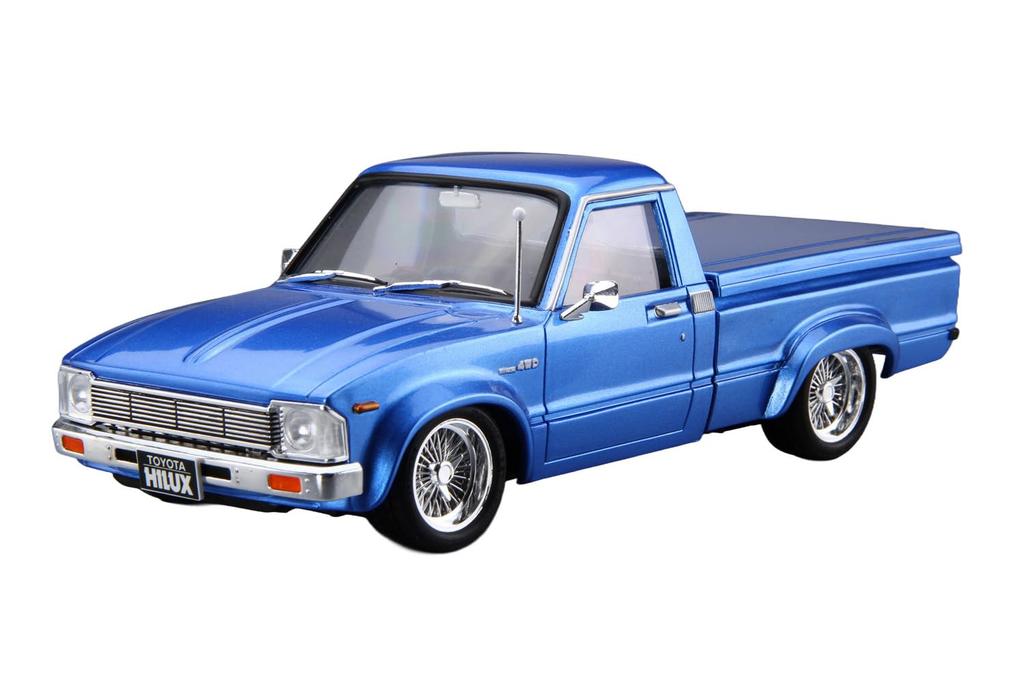 Aoshima Bunka Kyozai The Tuned Car 30 RN30 Hilux Custom Plastic Model Kit Co., Ltd. (AOSHIMA) No. 1/24 '78 (Toyota)