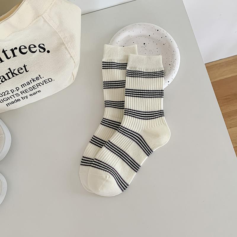 Female Autumn New Style Simple All Match Stripe In The Tube Stack Socks