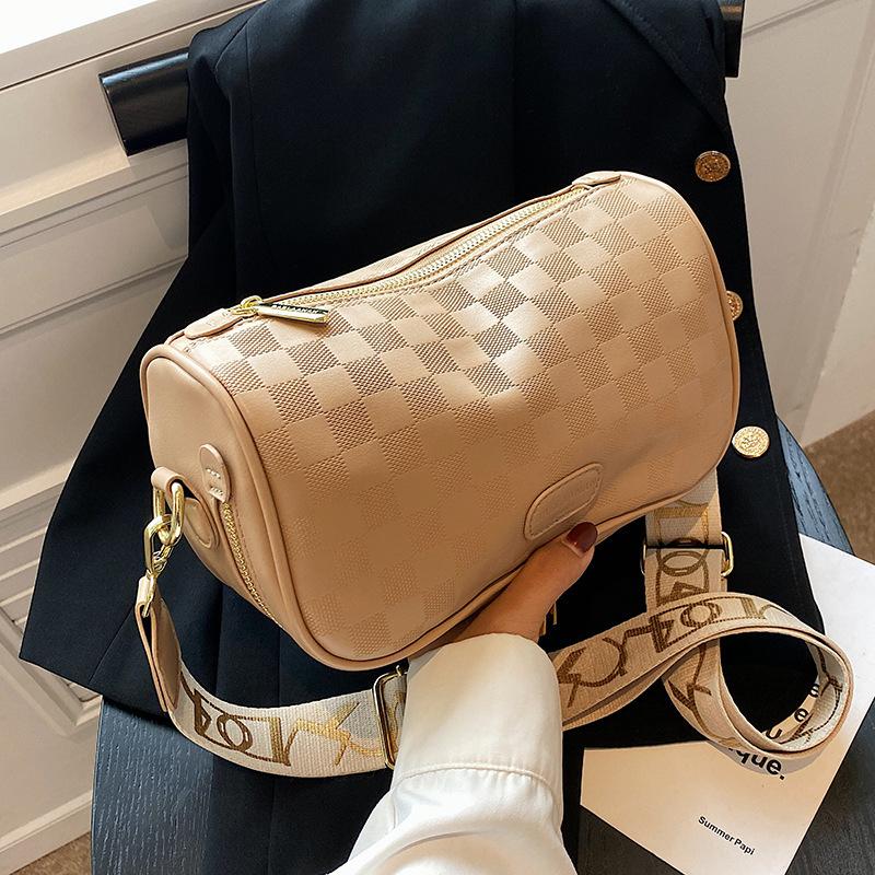 Spring Versatile Popular Messenger Bag Niche Design Advanced Texture Underarm Pillow Bag