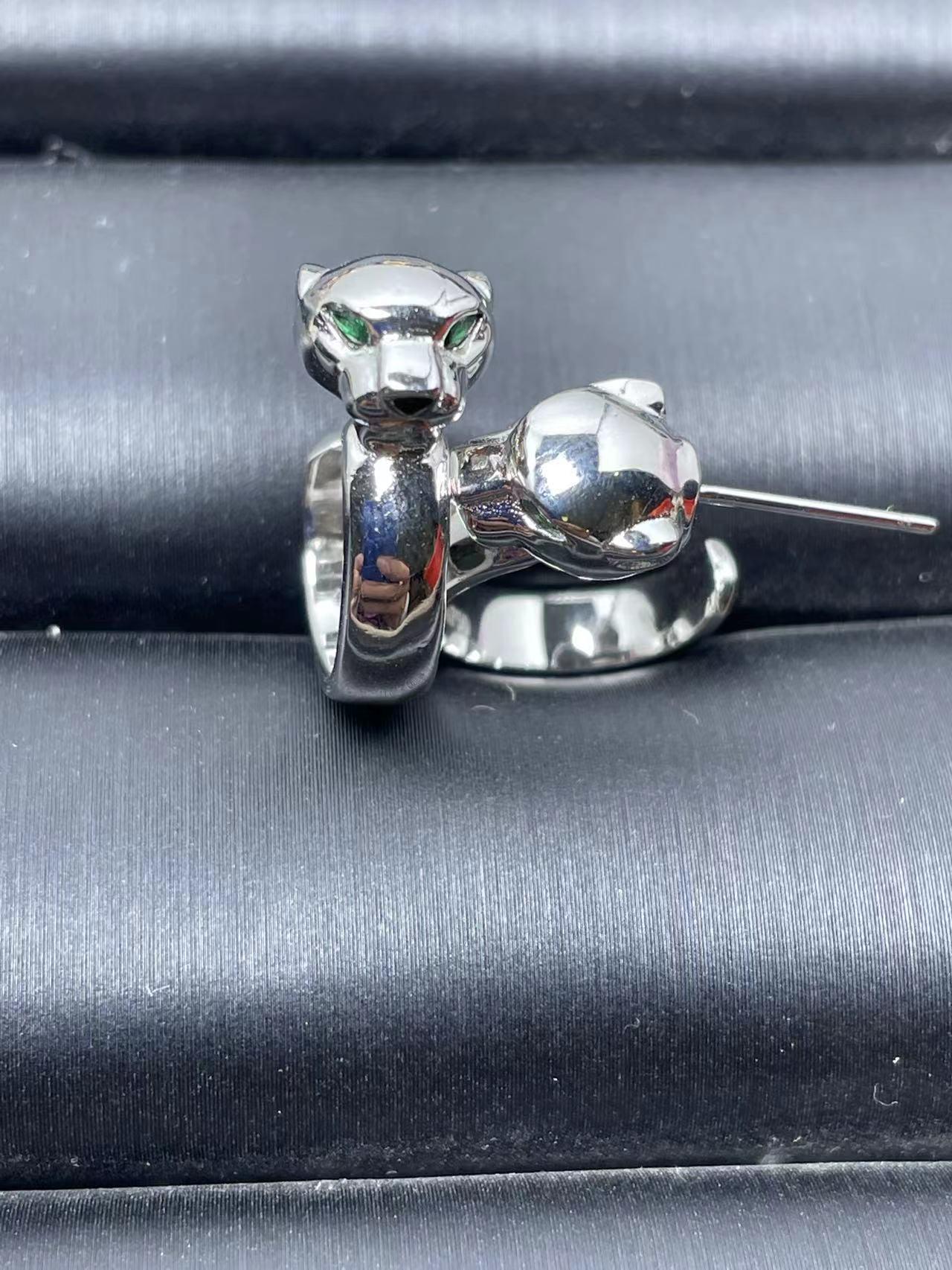 

Изысканные серьги-пусеты с головой леопарда и бриллиантами, серебро 925 пробы - Коллекция Starlight