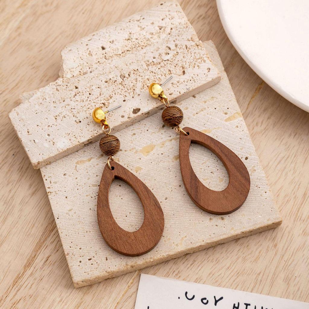 European Retro Geometric Raffia Earrings: Vacation-Style Wooden Hollow Long Accessories for Women