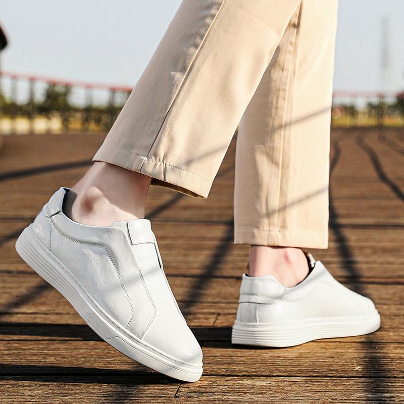 Men's Casual Slip-on Leather Loafers - British Style, Elastic Band, Versatile Youthful Design, White.