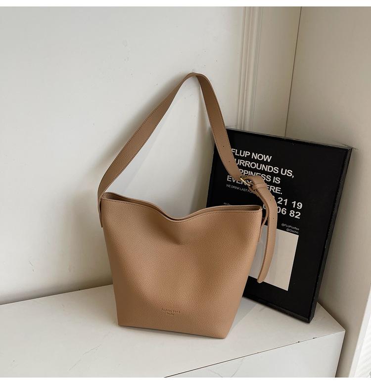 

Ретро сумка большой вместимости женская 2025 новая весенняя корейская сумка-ведро маленькая свежая и простая сумка на плечо сумка-тоут хаки