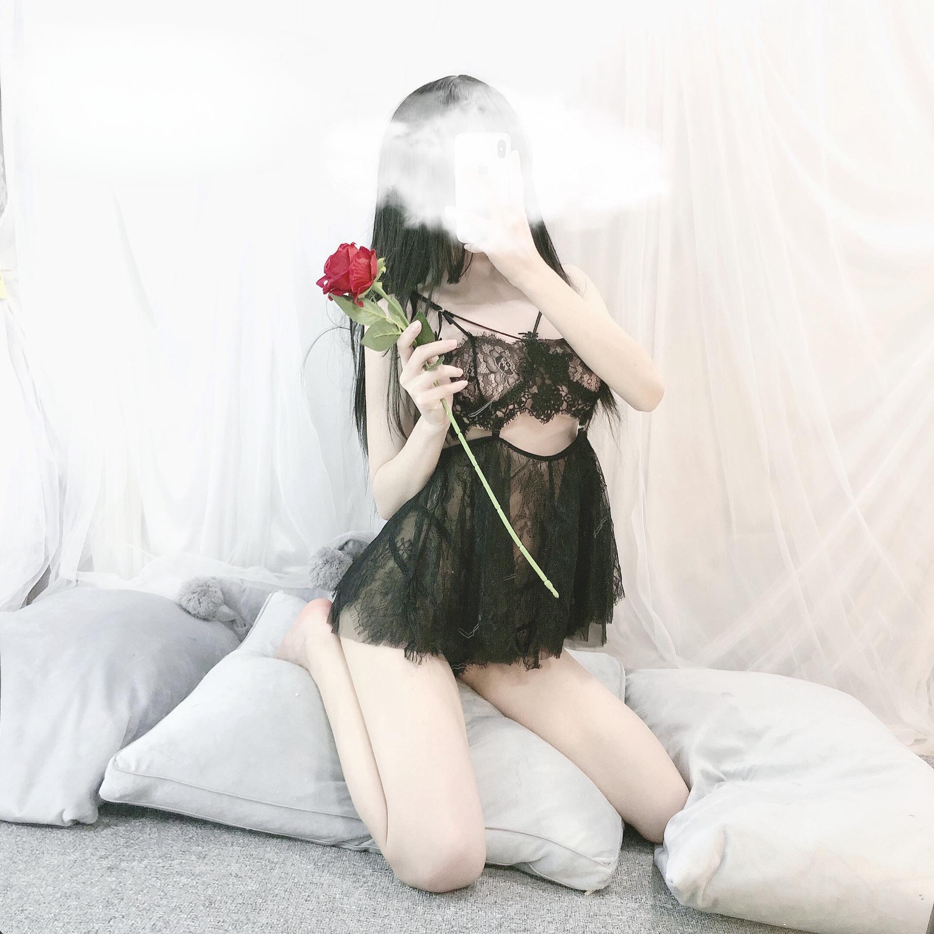

Веселое нижнее белье Водорастворимый плавающий цветок кружевной ремешок девушка бросает короткую юбку сексуальное полое пижамное нижнее белье