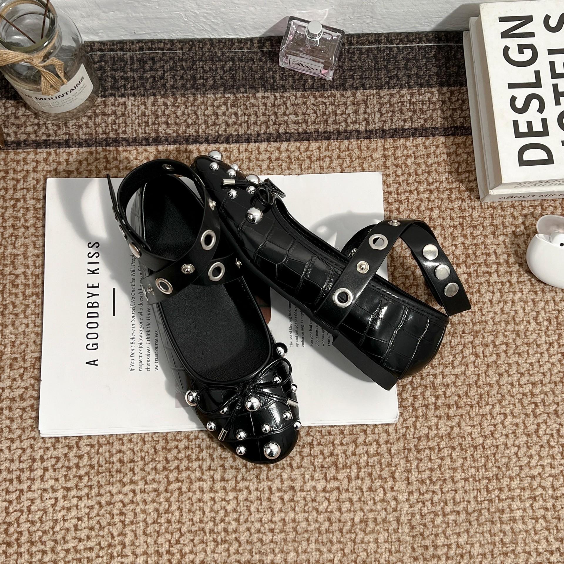 

Виноградный цвет, лето, новые балетки в балетном стиле, женские, с высоким чувством, с перекрестными ремешками, модные, с заклепками, повседневные туфли, мягкая подошва 39 чёрный