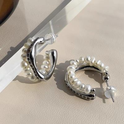 Rice Grain Pearl Stud Earrings Double-Layer Design Diamond-Set C-Ring Earrings French Retro Temperament Advanced Sense Cold Earrings