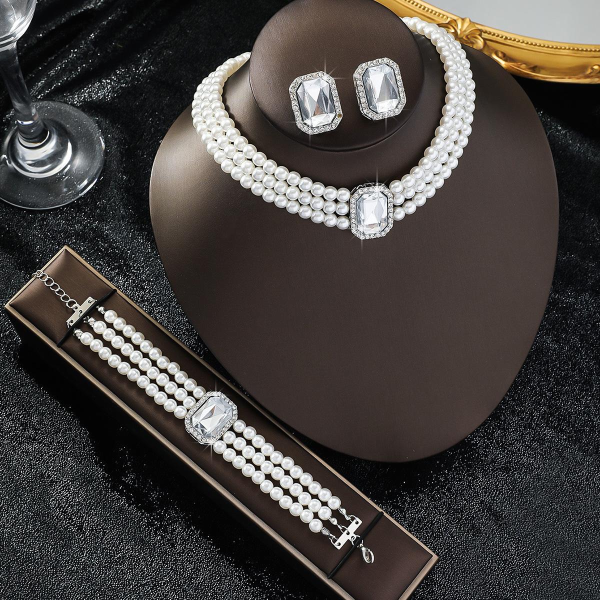 Luxury Multi-layer Imitation Pearl Geometric Crystal Neck Chain, Stud Earrings, Colored Crystal Necklace, Fashionable and Exaggerated 2026 45CM