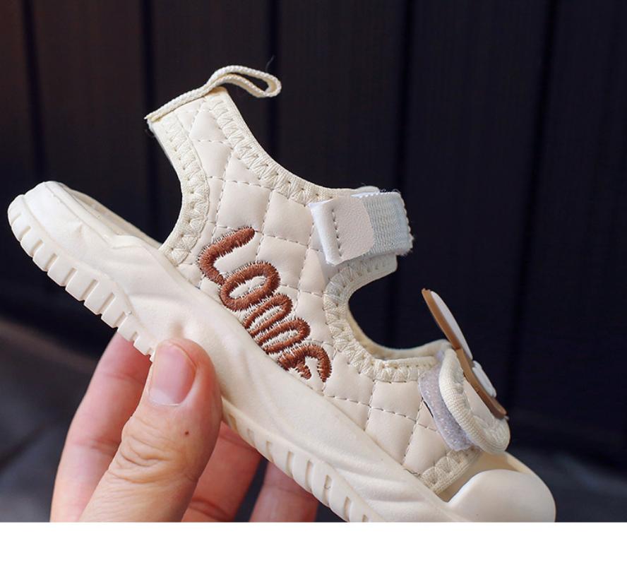 Barnsandaler Babysandaler Sommar Halkfria Mjuka Sulan Småbarnsskor för Pojkar och Flickor Tåskyddssandaler