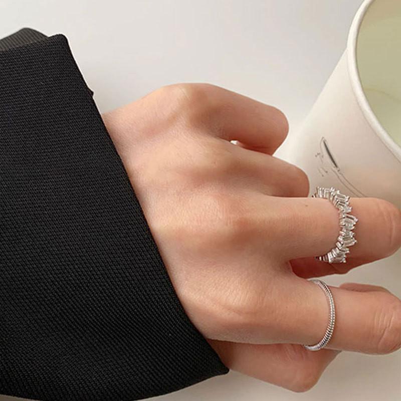 925 Adjustable Exquisite Silver Ring With Twinkling Crystal For Everyday Wear Or Gifts