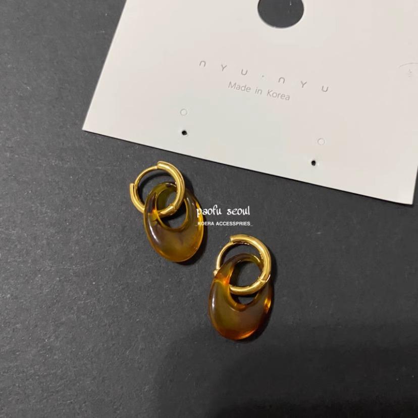 Korea Dongdaemun Nyunyu Niche Design Metal Versatile Temperament Resin Amber Ins Splicing Earrings