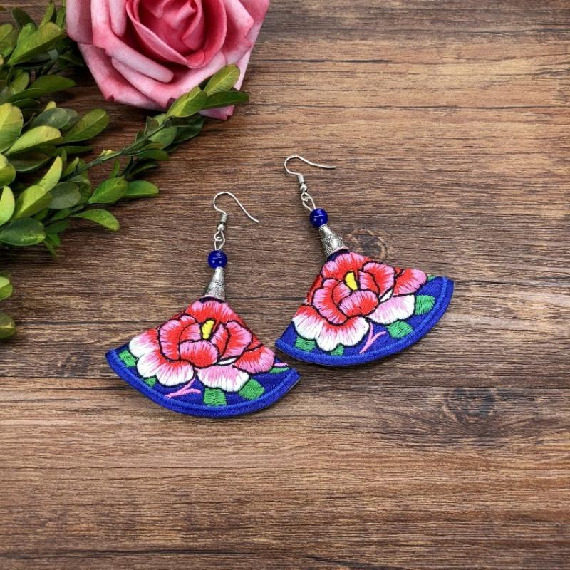 Hand-embroidered retro fabric earrings, flower fringed versatile femininity, stage performance, earrings, earrings.