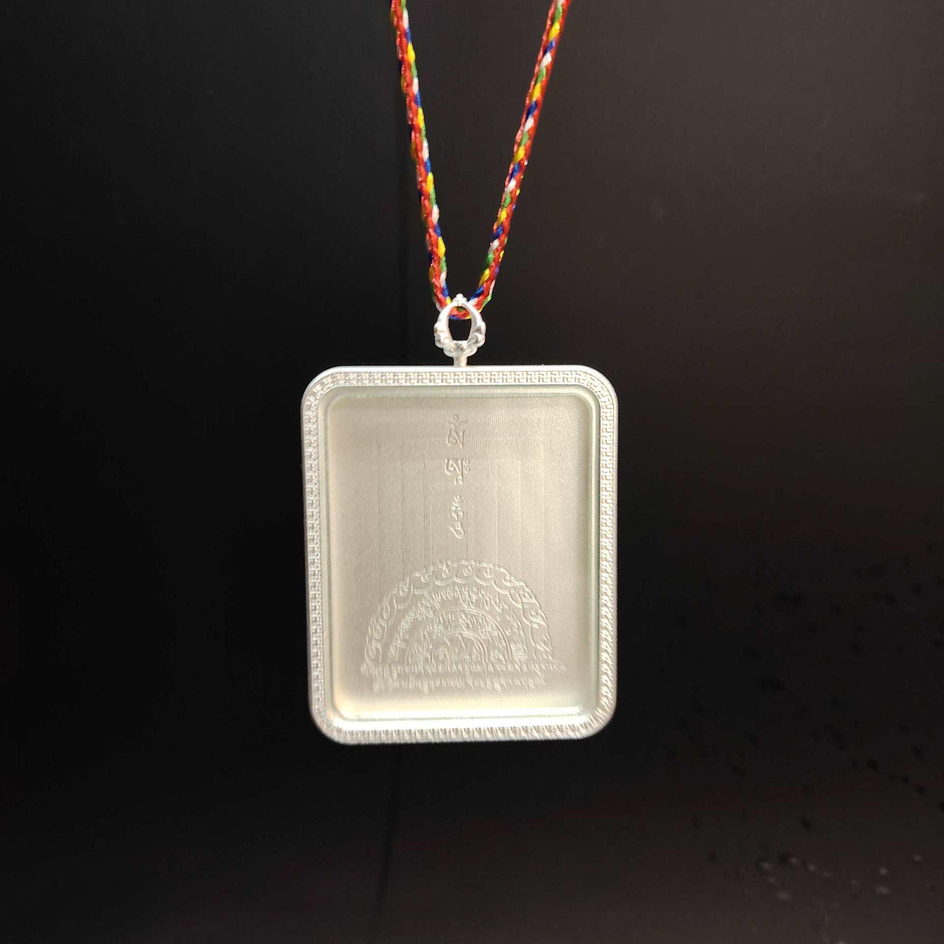 Посеребренный трехмерный рельефный подвеска-танка со стеклянной раковиной и внешней коробкой