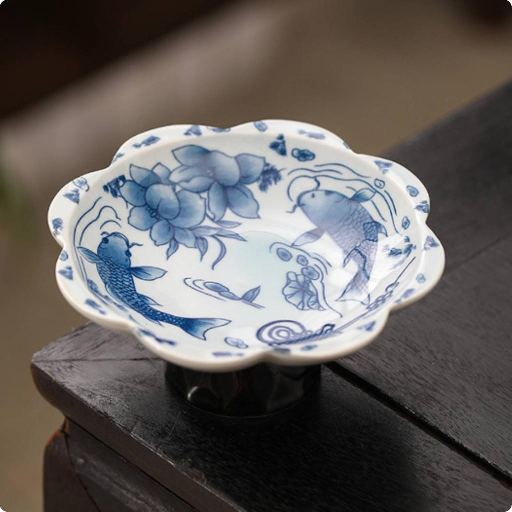 Blue and White Pedestal Bowl Decorative Porcelain Fruit Bowl Porcelain Tea Snack Plate Easy To Clean Pedestal Dessert Plate