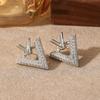 V letter stud earrings, women's light luxury design, simple and exquisite feeling, wearing triangular cold wind earrings before and after