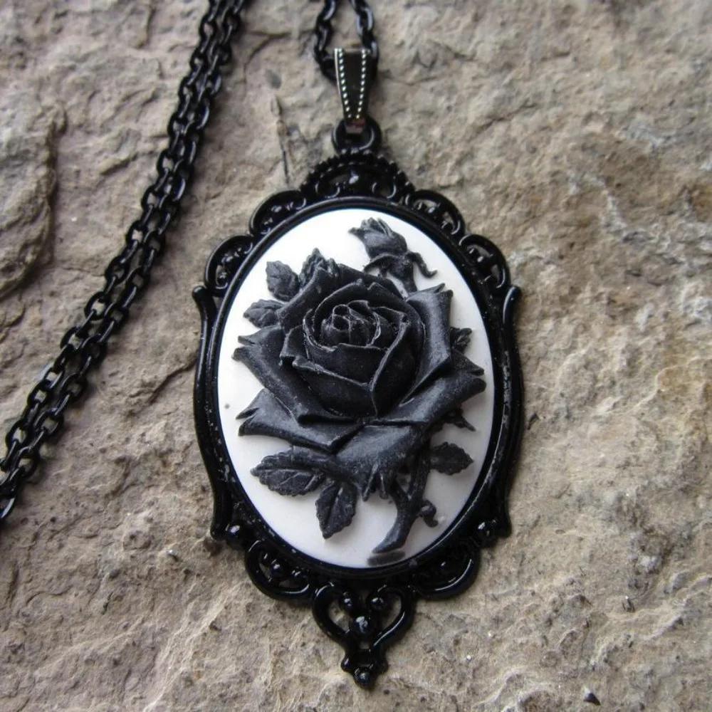Victorian Retro Geometric Oval Lacework Black White Rose Flower Pendant Cameo Necklace for Women Charm Jewelry Accessories Gifts