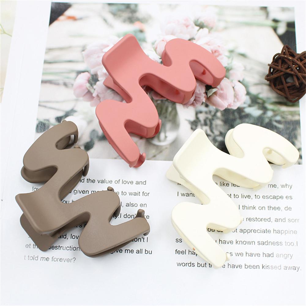 1PC Stylish Wavy Grab Clip Shark Clip Hair Clip Large Grab Clip Hair Accessory High-end Hair Clip Headwear