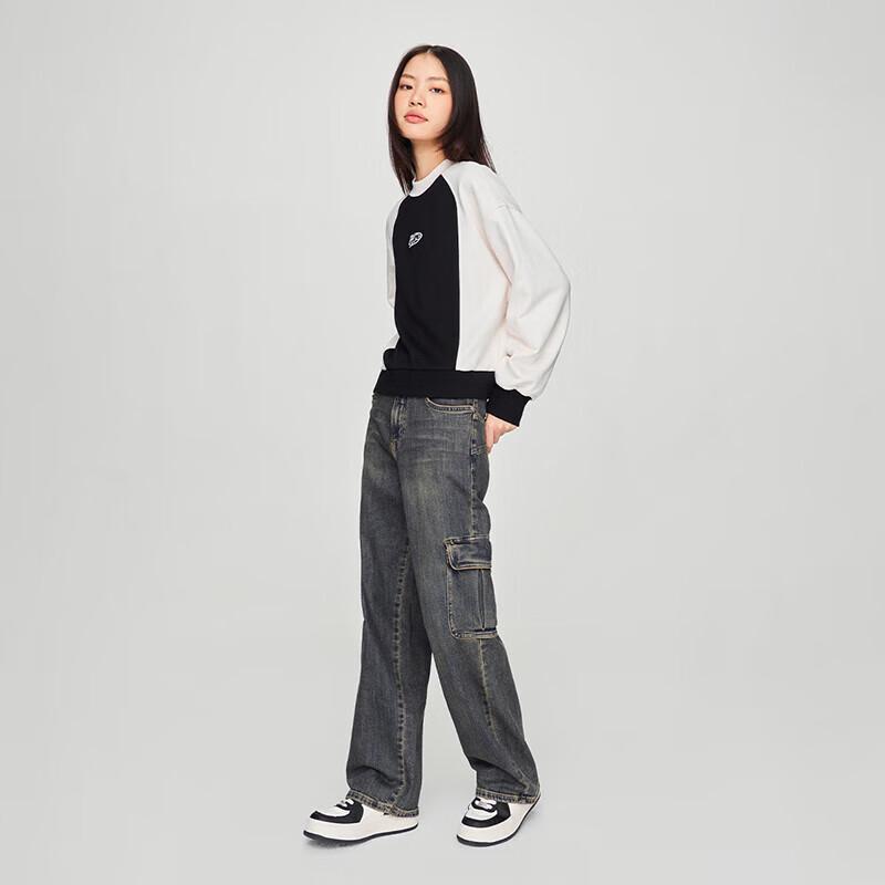 Lee Women's Relaxed Fit Crewneck Letter Sweatshirt