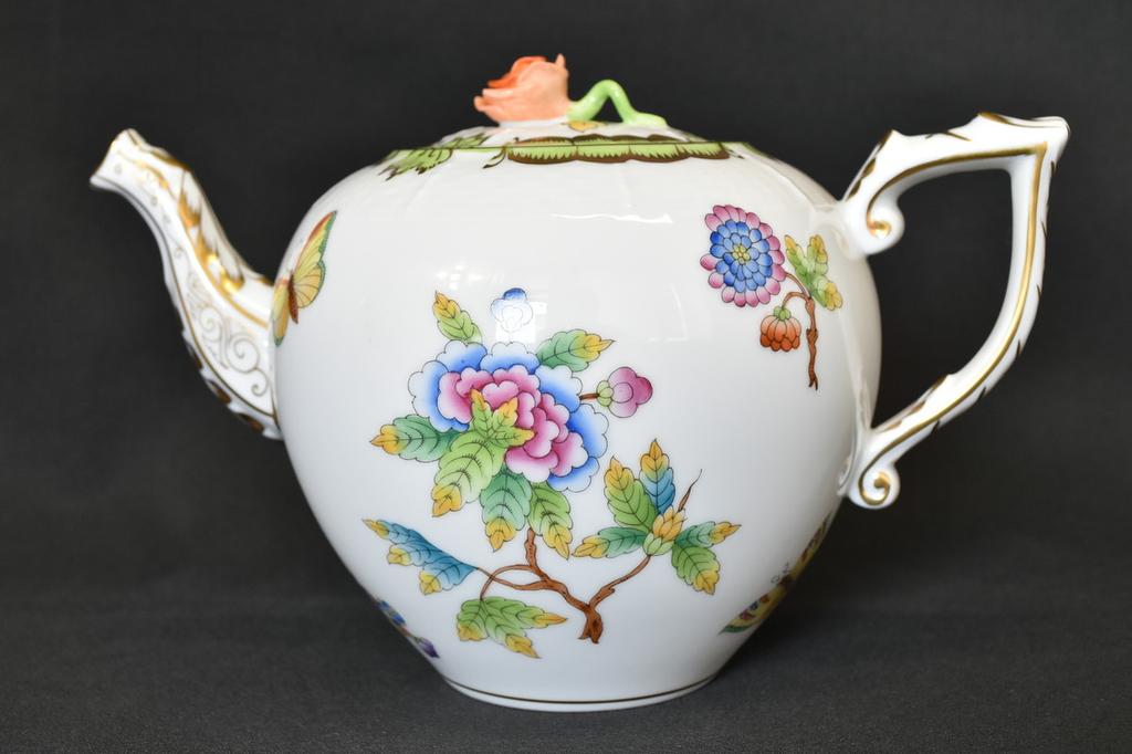 Herend VBO/Victoria Bouquet Teapot Made in Hungary Handpainted Vintage Rare