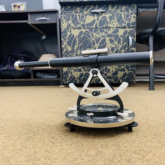 

Alidade Black Powder Coating with Chrome Finish Рабочий компас Обзор Alidade