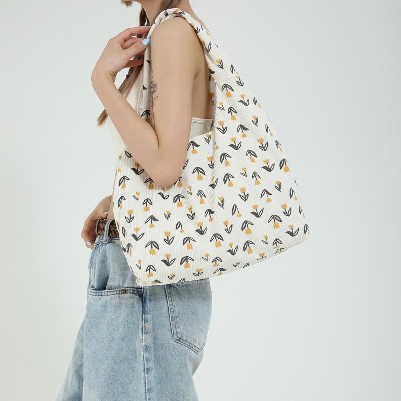 Stylish Summer Casual Large Capacity Tote Bag For Women With Trendy Designs And Soft Canvas Material