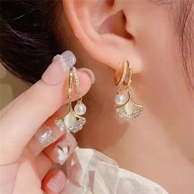 Boucles d'oreilles créoles Ginkgo Opale Cristal Perle pour Femmes Design Créatif Coréen Tempérament Personnalité Bijou Cadeau pour Fille Brincos