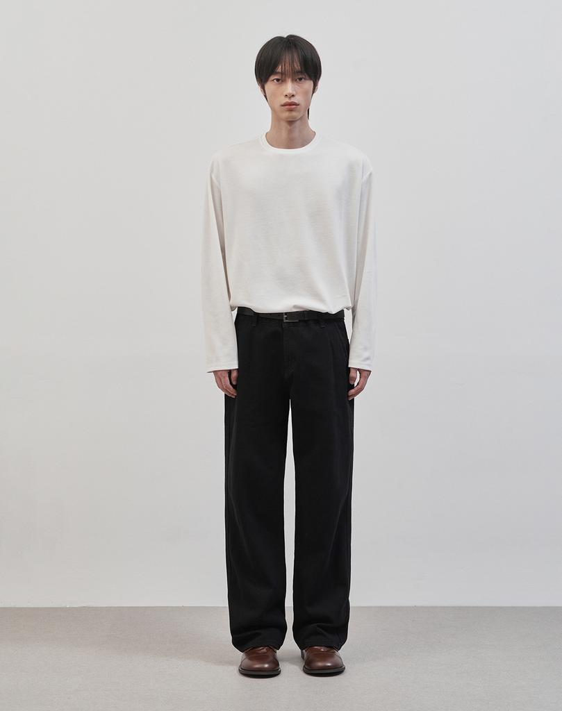 WORK ON BODY OFF Rested Semi-Overfit Round Neck Knit [White]