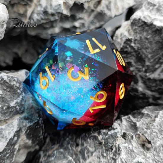 Mehrseitige Harzwürfel Flüssigkern Scharfe Kante 20 Seiten Gold-Silber-Farbe Nummer Polyedrisch Treibsand Mehrseitig D20 RPG Brettspiel Requisite Handgefertigt