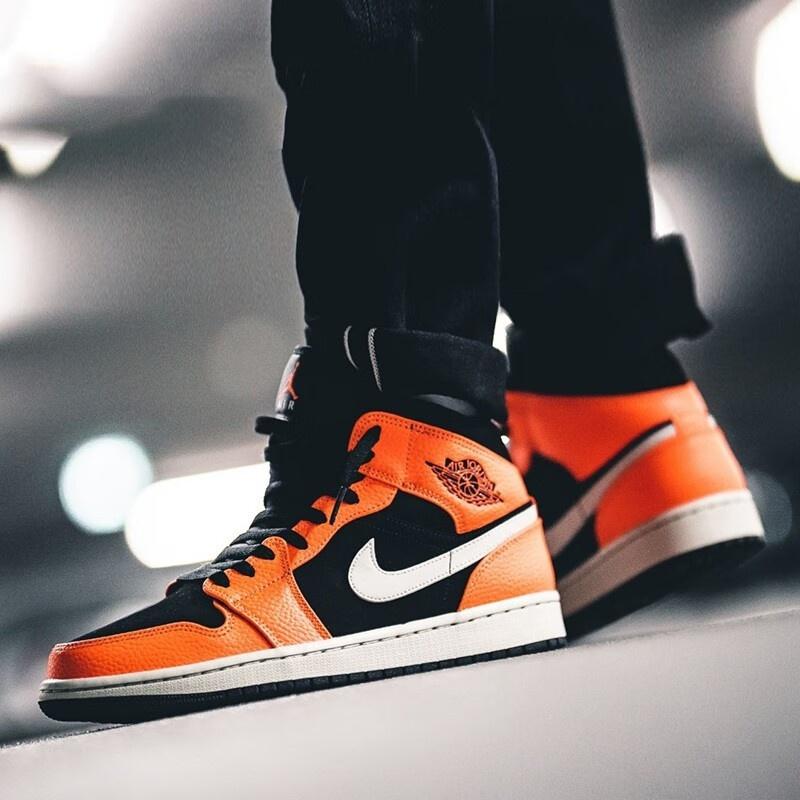 (GS) Air Jordan 1 Retro Mid 'Orange Black' Kids' 554725-062