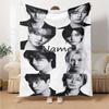 Personalisierte Decke im Stray Kids-Design - Perfekt für Sofa, Bett, Reisen & Outdoor | Maschinenwaschbar, Gemütlich & Langlebig.