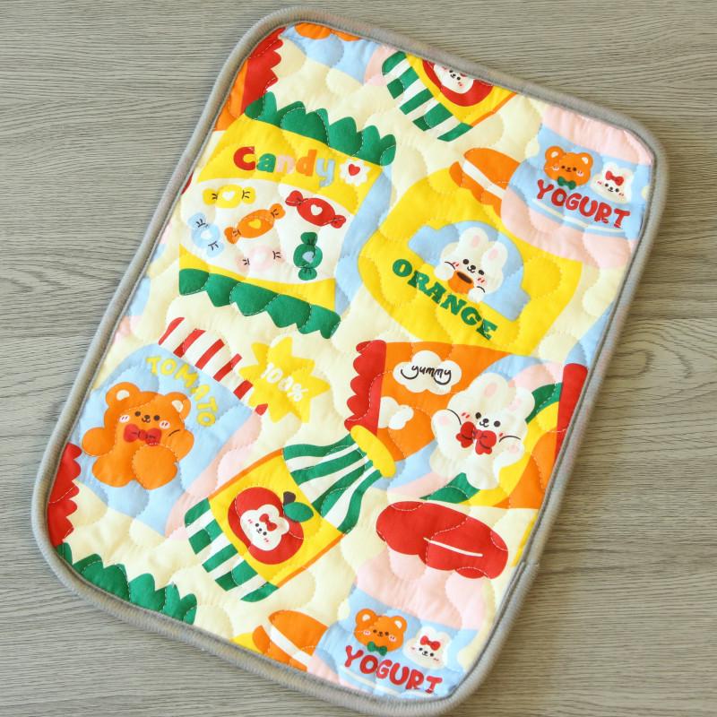 All-Season Cotton Pet Mat: Moisture-Proof & Insulating, Non-Slip, Bite-Resistant, Ideal for Dog Houses and Cat Nests. Extra Small