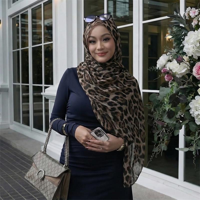 2026 New Arrival Leopard Hijabs for Women Spring Muslim Shawls Watercolour Print Scarves Beach Sun Protection Headscarf Summer