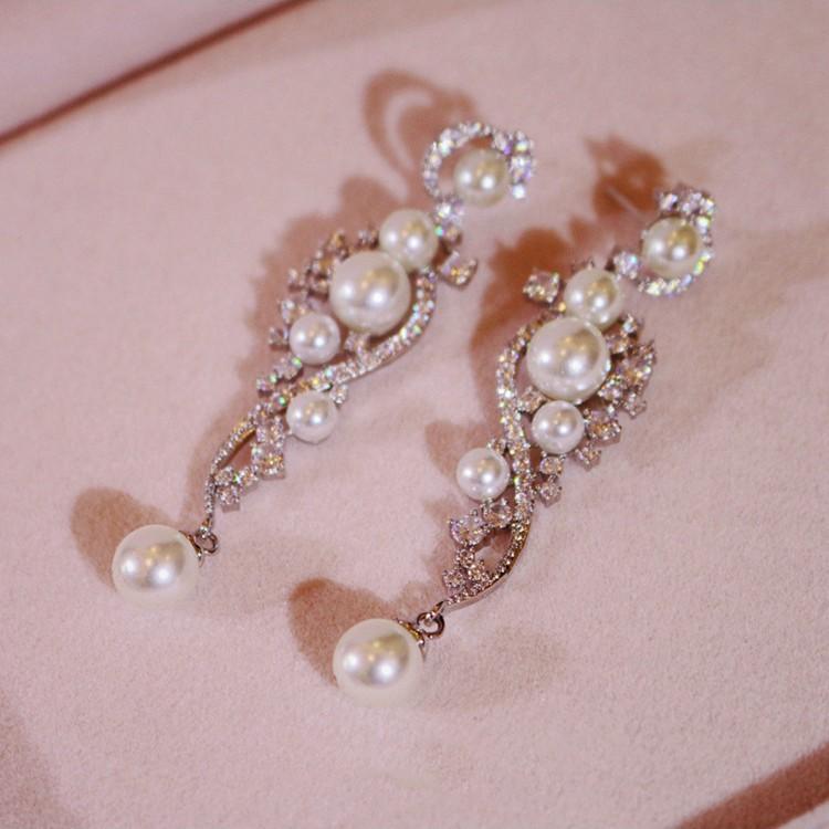 Super Flash Diamond-set Geometric Pearl Stud Earrings Retro Light Luxury Earrings Fashionable and Elegant Temperament Earrings Women