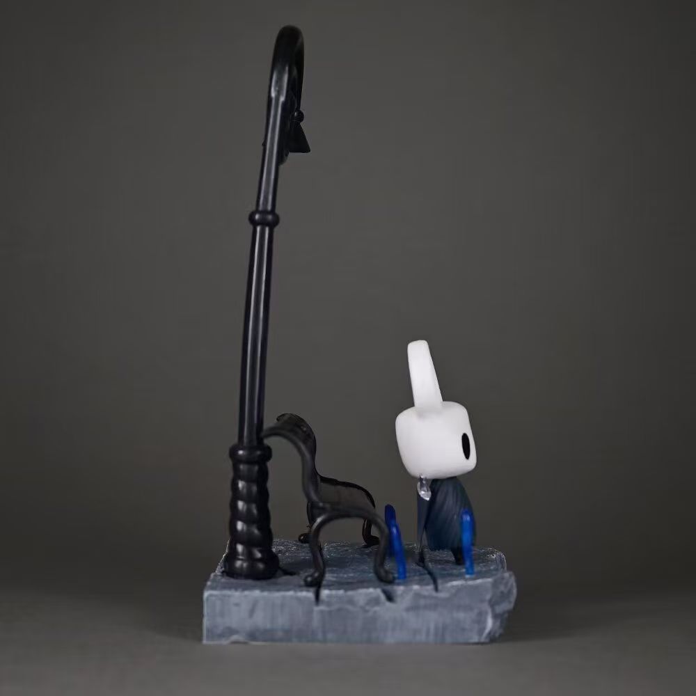 High-quality ghost hollow knight Table setting Streetlight Knight 2D Model Figure Ornament Color Box dragon ballz figurine