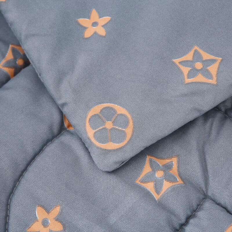 Luxury Convertible Pillow Quilt