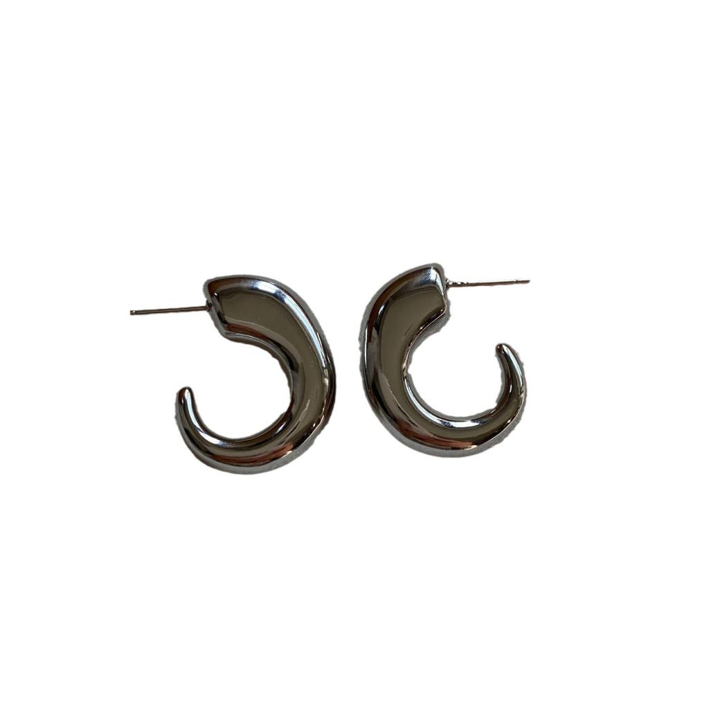 High Sense Minimalist Chic Simple Silver Plated Light Luxury French Cold Crescent C Heart Earrings Women