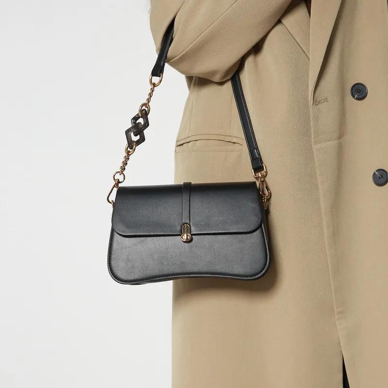 Shoulder bag with flap for women monochromatic casual shoulder crossbody bag