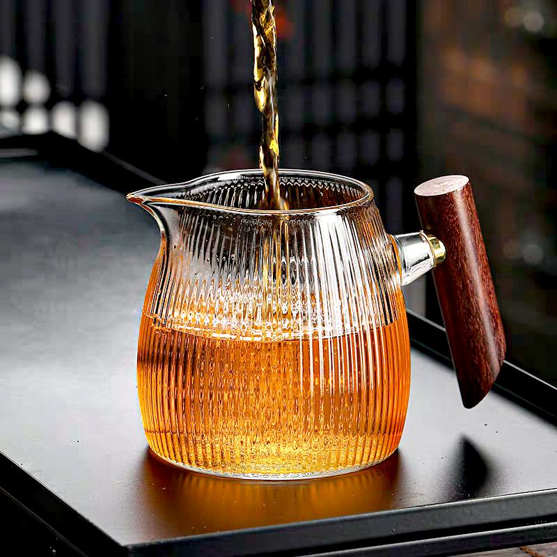 Japanese Style 380ml Wooden Handle Stripe Glass Tea Pitcher Fair Mug Chahai Kungfu Tea Set Accessories Coffee Pouring Pitcher