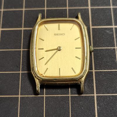 SEIKO Square Quartz Vintage Tonneau Watch Code [Working Condition] 5P30-5B40 (Management K26)