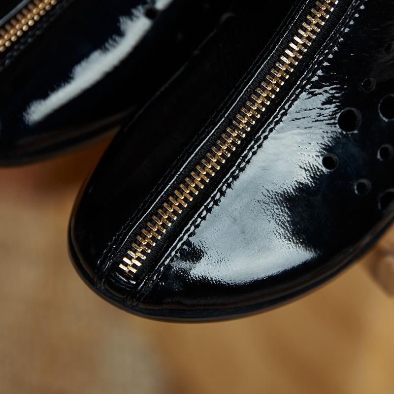 Fashion Women's new summer leather patent leather hollowed out holes, breathable diamond inlaid middle heel, large calf, cool high boots