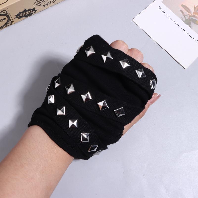 Y2K Punk Studded Gloves Hip Pop Rivet Fingerless Glove Gothic Adjustable Cross Wrap Arm Sleeves Half Finger Mitten