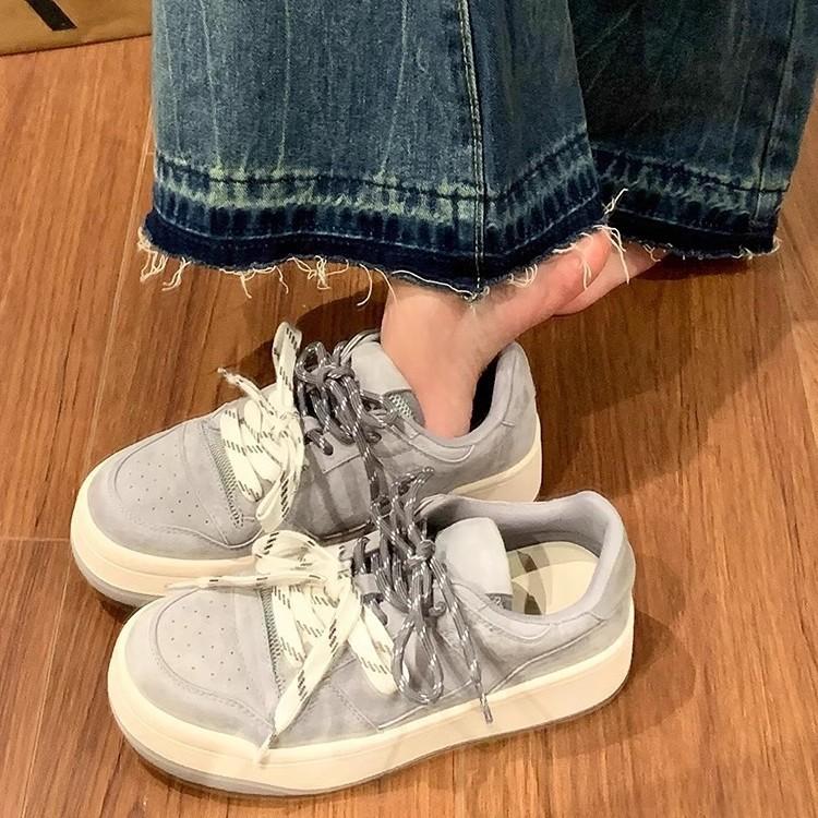 2025 spring new thick baseplate shoes heightened retro Dexun little white shoes versatile fashion casual sports shoes