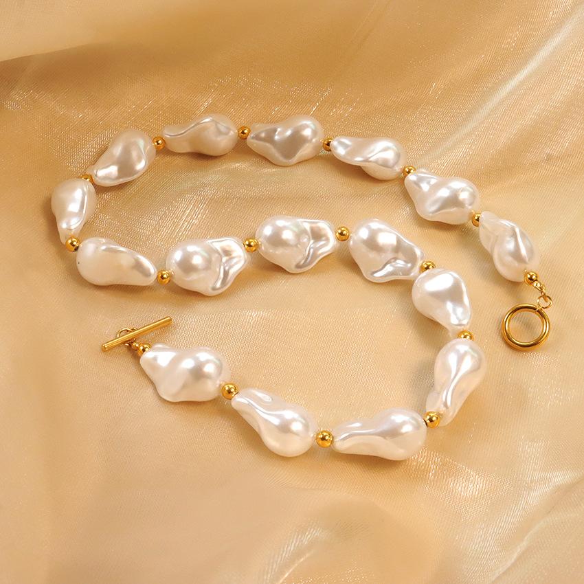 French Vintage Large Irregular Baroque Pearl Necklace Ot Lock Exaggerated Necklace Cuban Chain Jewelry